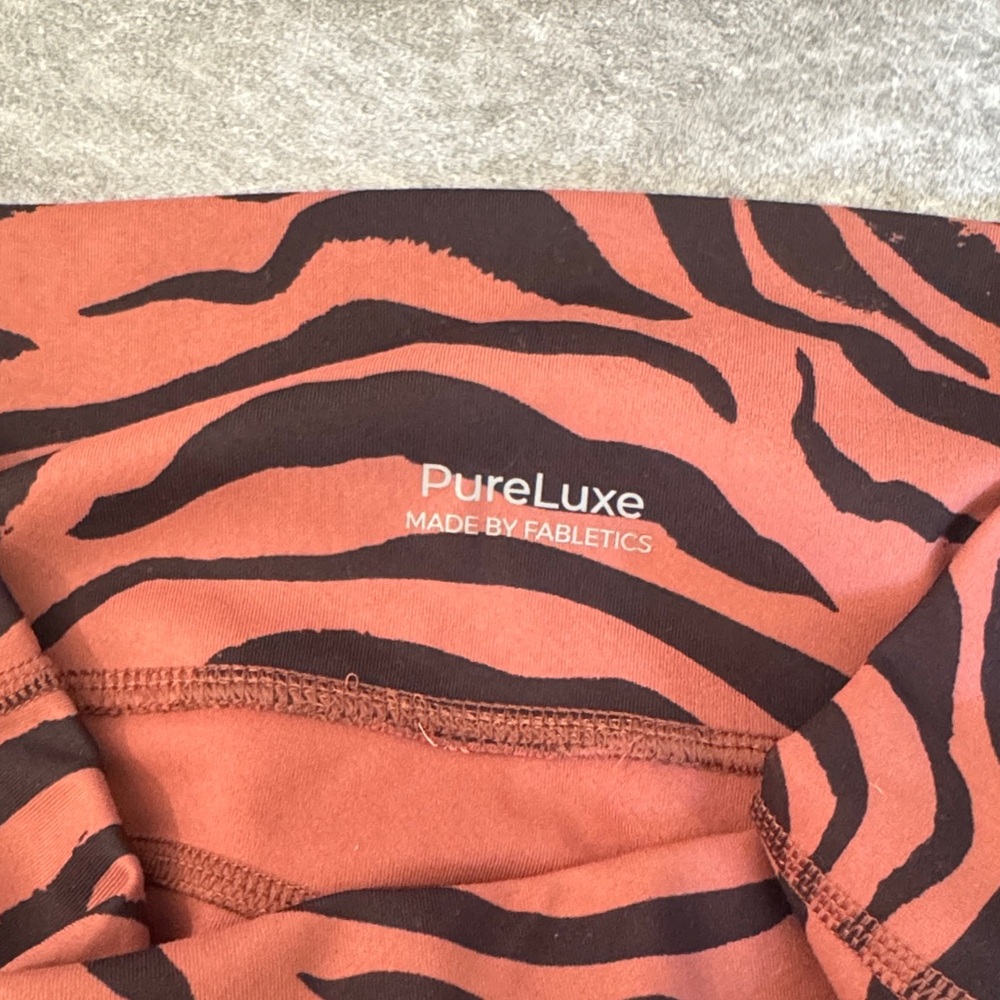 Fabletics Zebra Print Sports Bra and leggings Set - Black and Brown - Picture 2 of 6